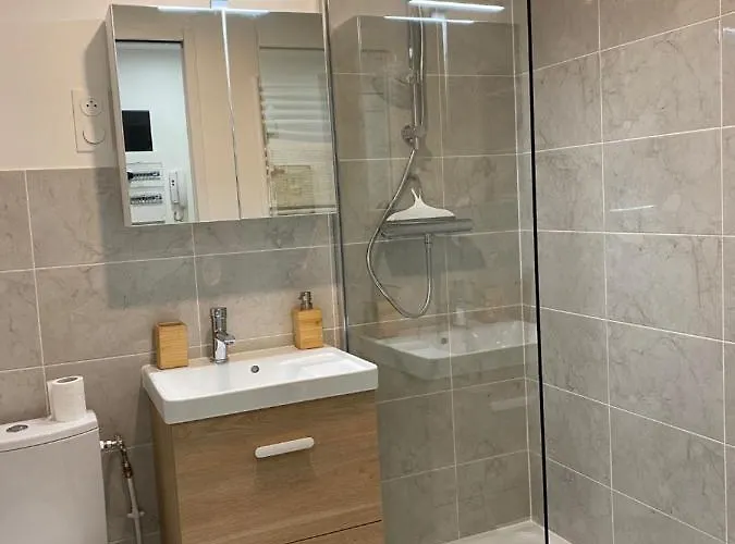 Cozy Talensac Apartamento